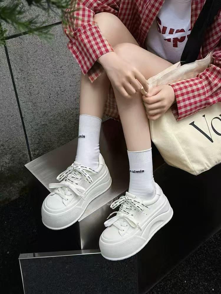 

2025 Women s White Platform Sneakers: European Fashion, Autumn Collection, Height-Increasing Design 38