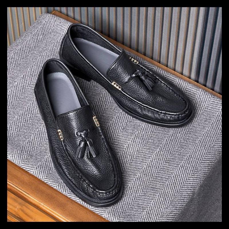 Top Quality Men Genuine Leather Driving Loafers Slip On Tassel Decorated Comfortable Soft Leather Men Moccasins Shoes
