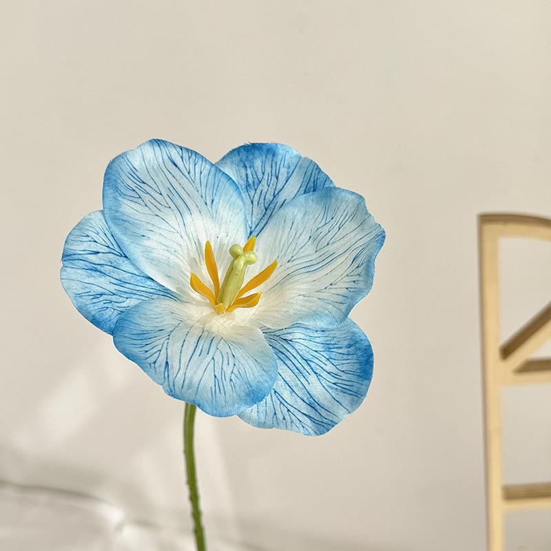 

3D Printed Flip-Petal Tulip Bouquet: DIY Fake Flower for Home, Wedding, or Photography Decor.