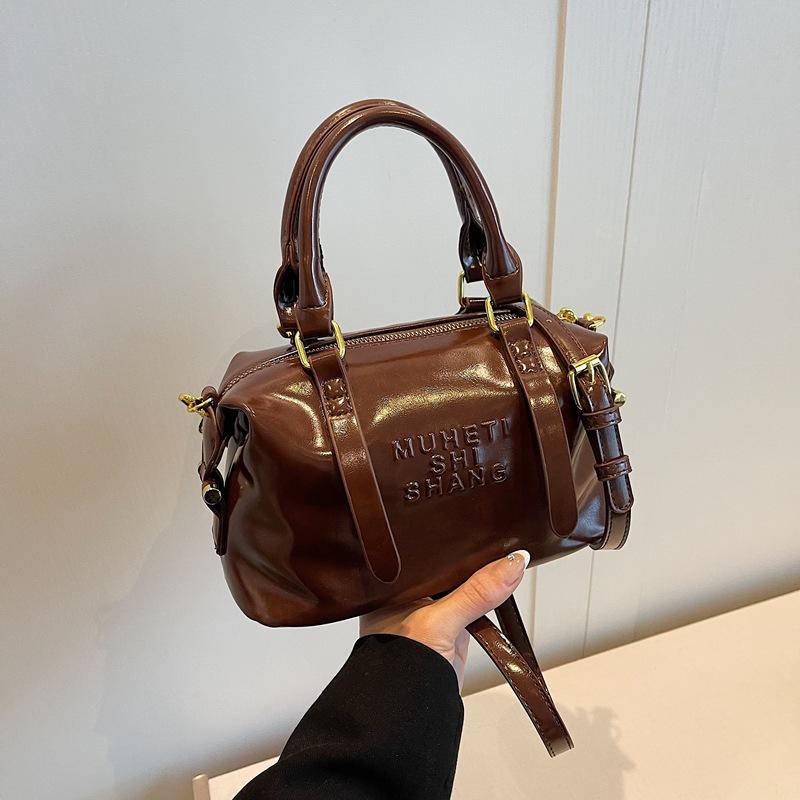 Premium bag women's new retro niche shoulder messenger bag versatile portable pillow bag