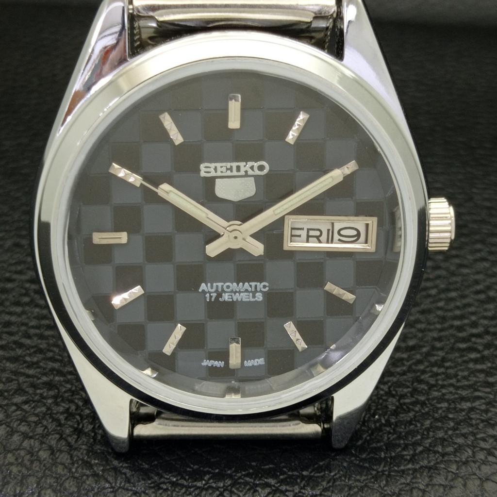 REFURBISHED AUTOMATIC SEIKO 5 MENS WATCH JAPAN MADE BLACK DIAL CUSTOM a440071-2 QV90-a440071