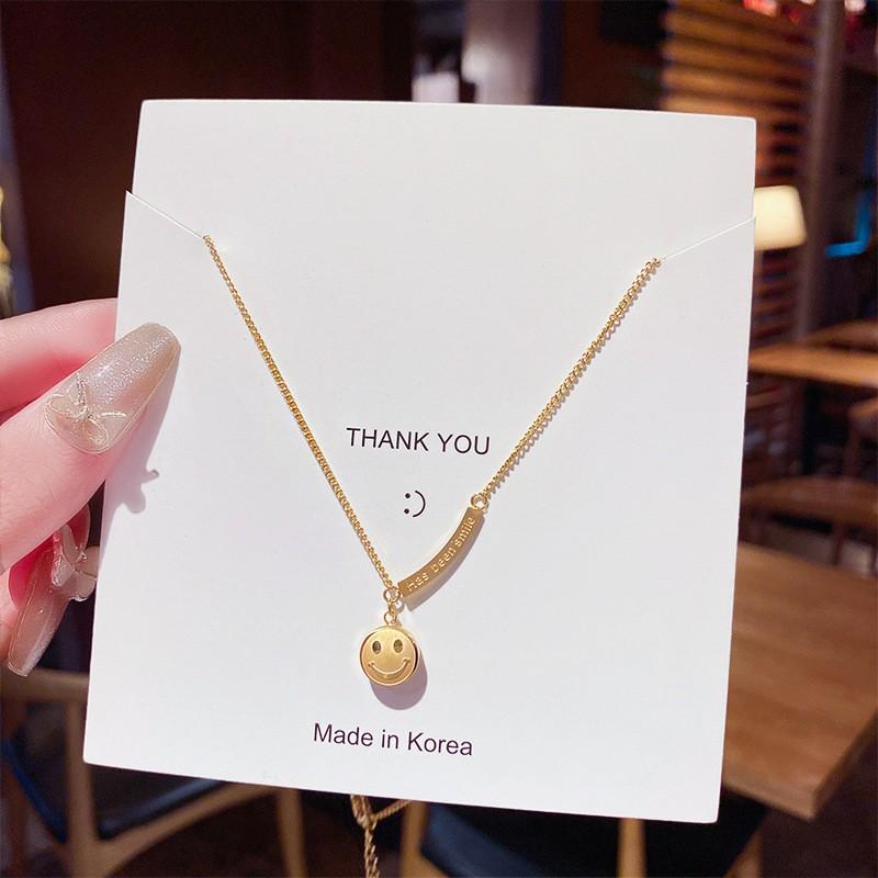 Korean 18K Gold Titanium Steel Women's Clavicle Necklace - Versatile, High-End, Non-Fading Temperament Choker.