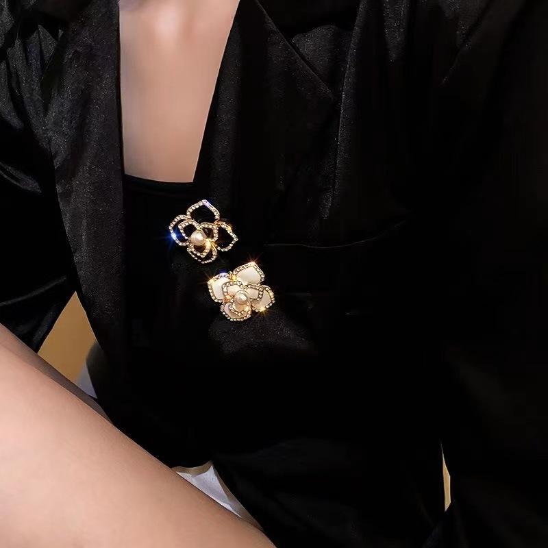Camellia Pearl Diamond Brooch Oil-Dripping Metal Mourning Corsage Pin High-End French Elegant Bag Cloth Scarf Accessories Brooch