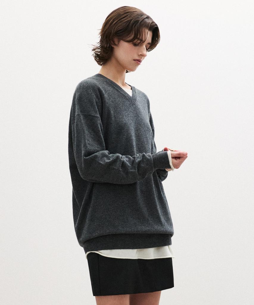 SUARE WOMEN Cashmere Wool Oversized V-Neck Knit - 4 Colors
