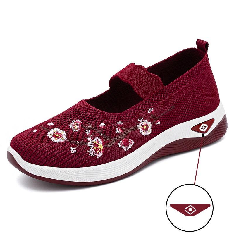 Old Beijing cloth shoes women's new summer shallow mouth single shoes women's casual mother shoes one pedal lazy shoes