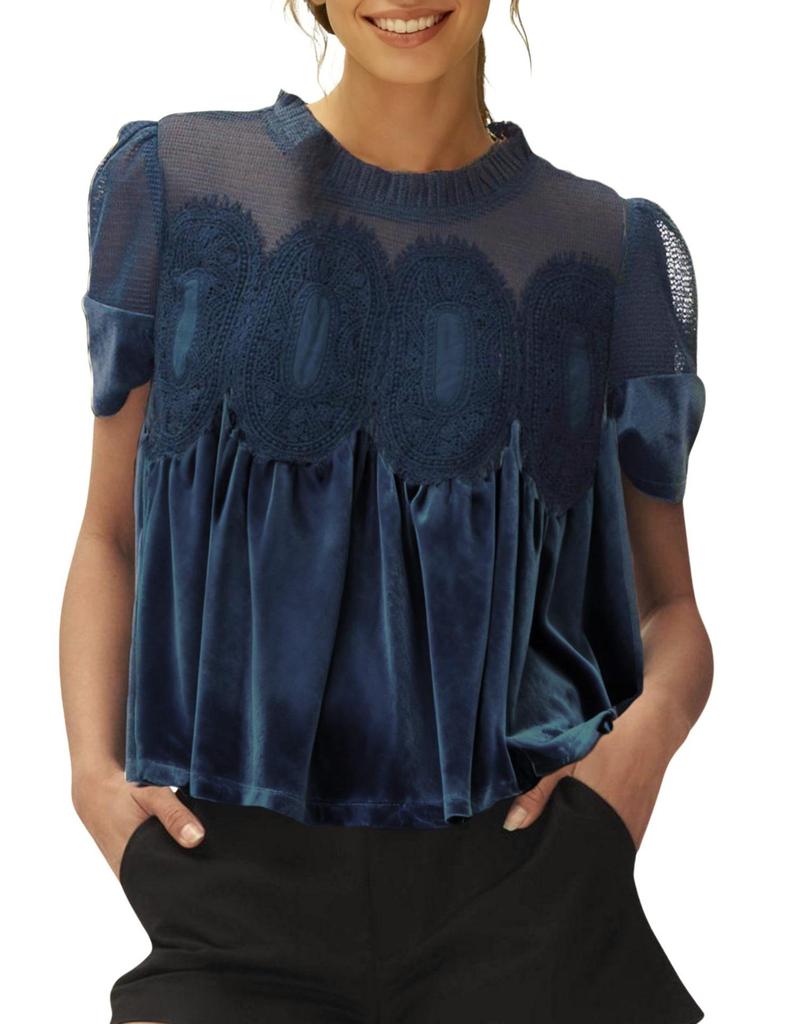 Women's Elegant Velvet Lace Round Neck Bell Sleeve Top
