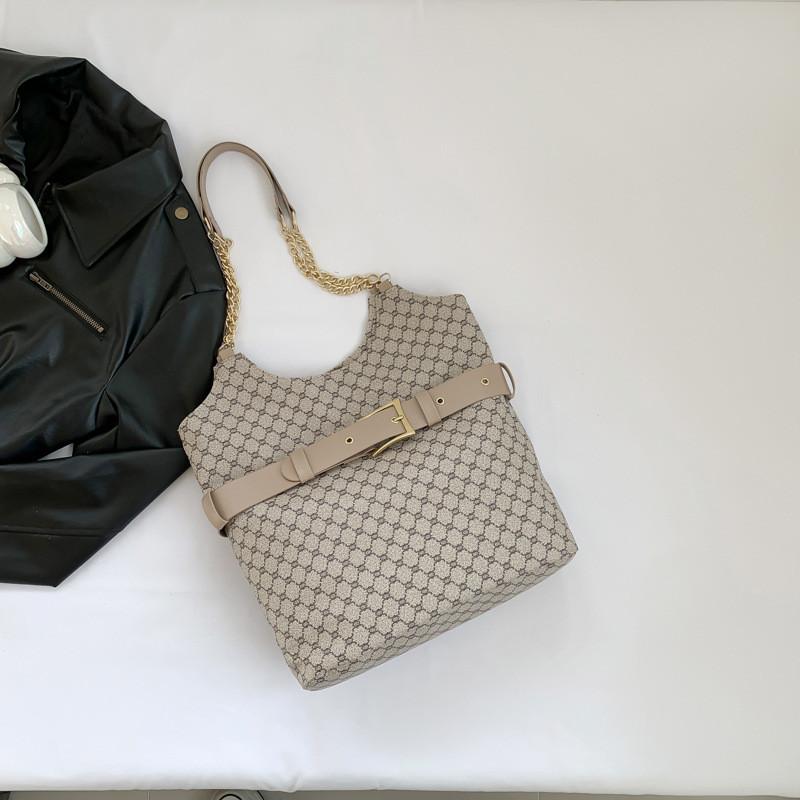 Trendy Urban Vintage Large Capacity Shoulder Bag In Black White Gray And Brown Options