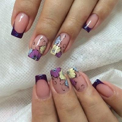 24x Faux Ongles French Tip Full Cover Ongles Press-On Fleurs Ongles Carrés Moyens Stick-On Ongles Acryliques pour Festival
