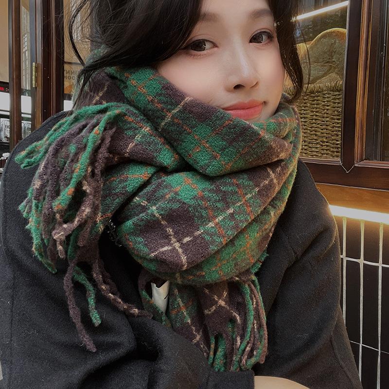 Christmas Wishes Festive Atmosphere New Year's Plaid Tassel Scarf Women's Winter Korean Version Versatile Thickened Warm Scarf Shawl