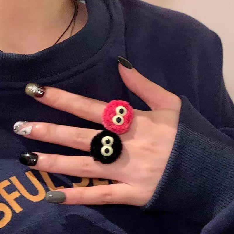 Cute Little Coal Ball Plush Open Ring for Women, Autumn Winter Niche Cartoon Funny Personality Fashion Adjustable Index Finger Jewelry