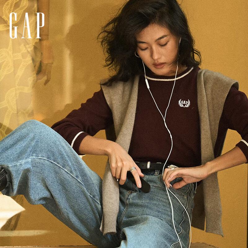 Gap Women's Embroidered Logo Loose Fit Knit Sweater