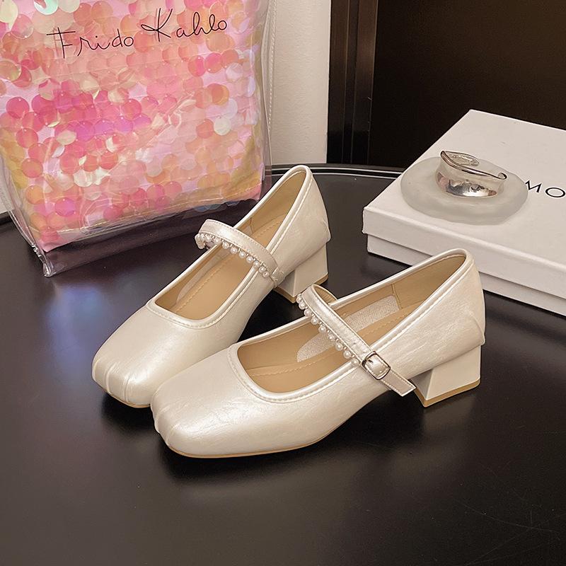 French thick heel single shoes women's 2025 new versatile skirt Mary Jane shoes ballet square head small leather shoes