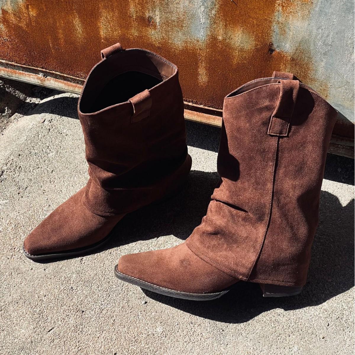 

Замшевые ботильоны в корейском стиле со сборками, на массивном каблуке и с острым носком для осени/зимы 2025 40 коричневый