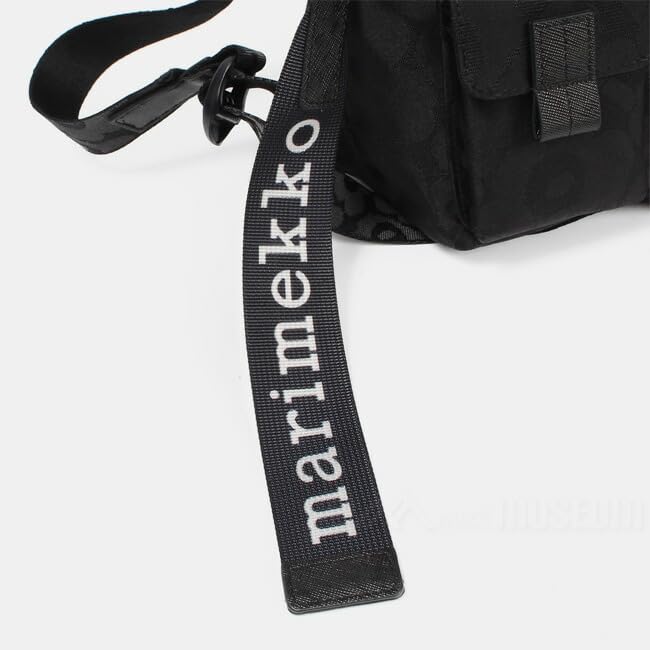 Rucksack Everything Unikko Mini Tasche Blumenmuster Schwarz 092230 999 EVERYTHING RUCKSACK S UNIKKO SCHWARZ Logo [Marimekko] Damen [Artikel]