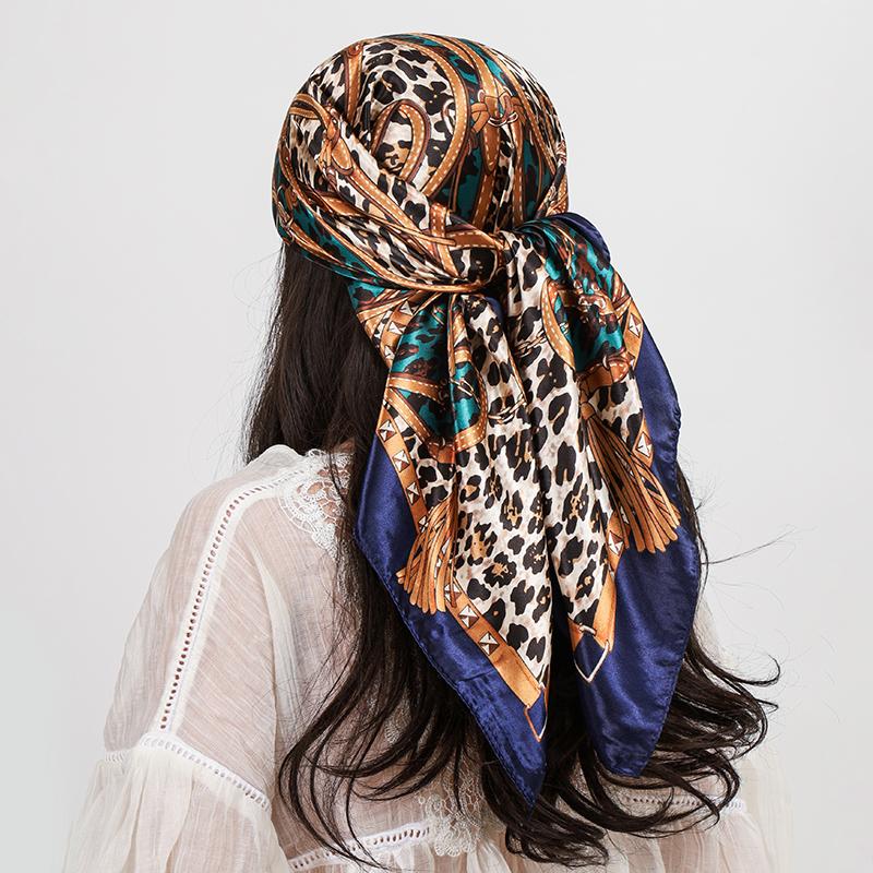 90cm Leopardenmuster Quadratisches Seidentuch Damen Luxus Großer Schal Halstuch Stirnband Damen Kettendruck Hijab Schals Bandana