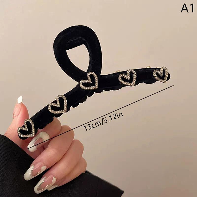 New Winter Flocked Heart Hair Claw Clips Women Elegant Plastic Ponytail Crab Barrette Hair Accessories