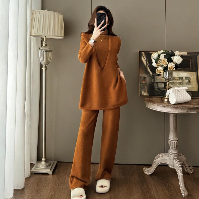 

7722 Cozy Casual Knit Three-Piece Set: Vest, High-Neck Top, Long Pants for Autumn/Winter M