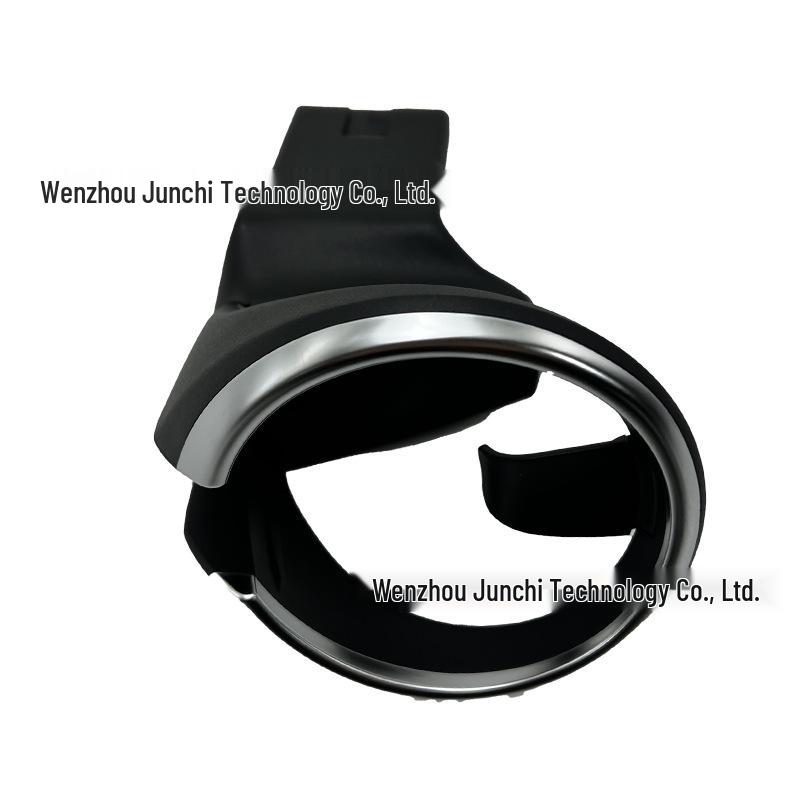 51160443082, 51169144632 und 51169122655: Kompatible BMW Becherhalter-Sets.