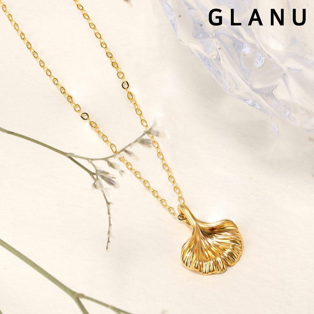 

Granu 18K Ginkgo Leaf Necklace