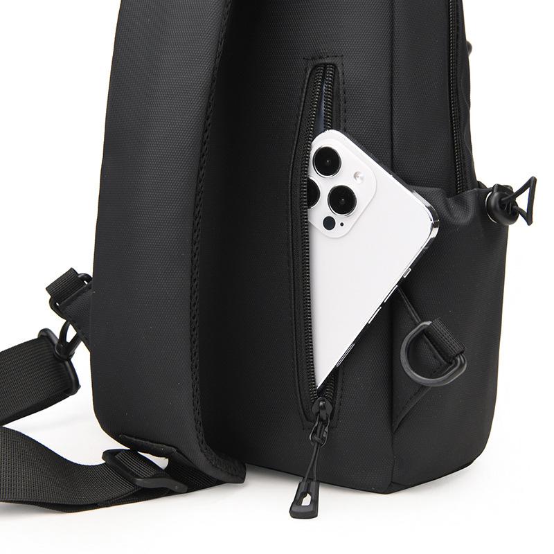 Повседневная водонепроницаемая мужская нагрудная сумка — фото 18