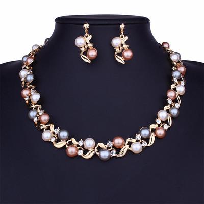 Elegante Set di Collana e Orecchini Colorati con Perle da Donna dal Design Elegante