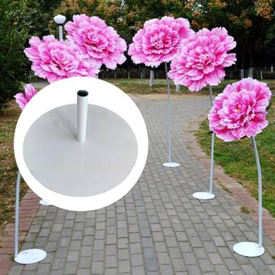 Eleganter Blumenständer als Hochzeitsdekoration