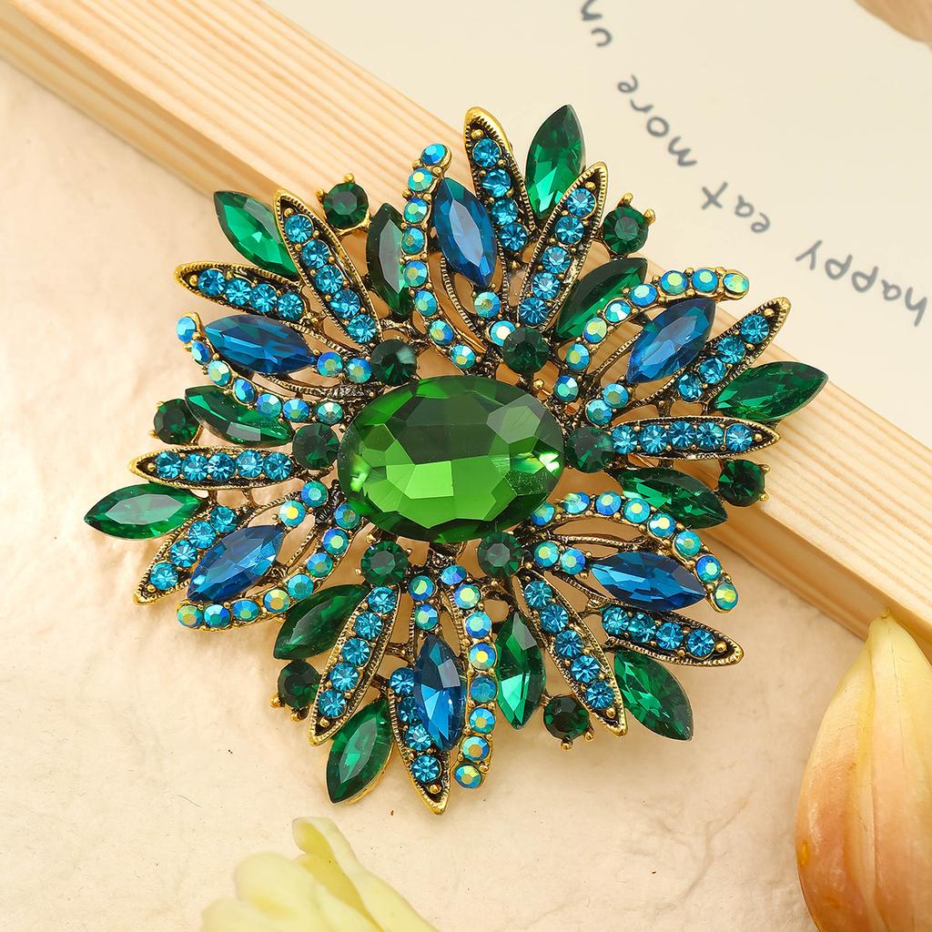 Luxury Vintage Crystal Flower Brooch for Women, Elegant and Fashionable Wedding Dress Accessory, Floral Headpiece Decoration