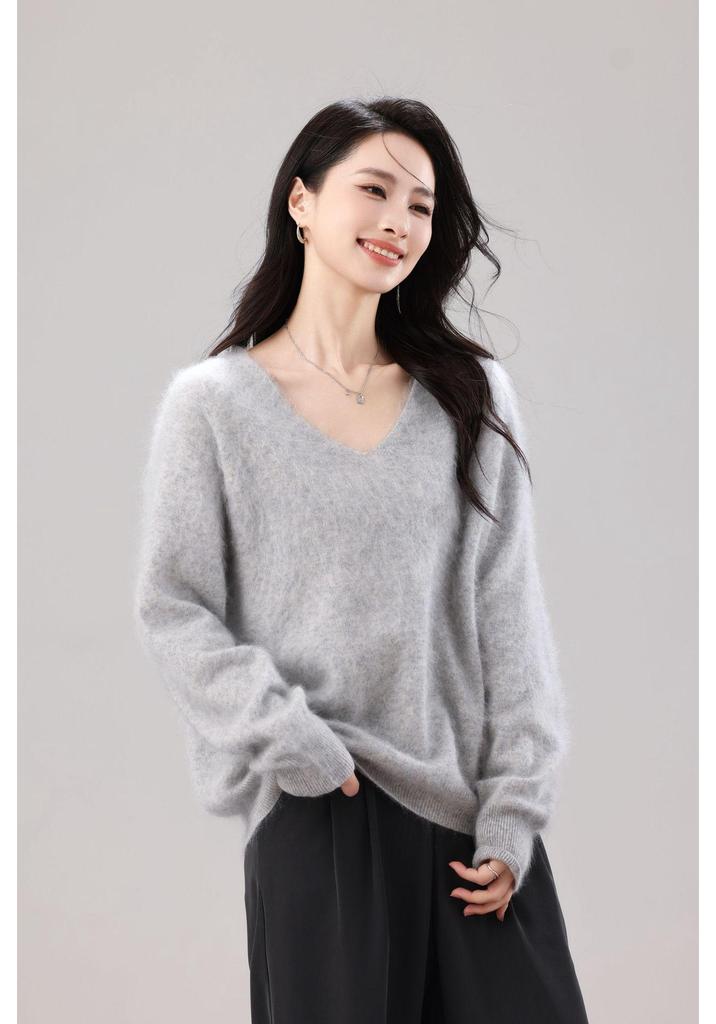 Women's 26-Year Brush V-Neck Sweater: 5% Cashmere, 5% Silk, 90% Australian Wool - Seamless and Versatile