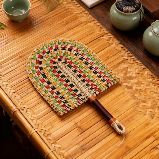 Ręcznie Tkany Wachlarz ze Słomy Naturalny Wachlarz z Rafii z Trawy Morskiej z Długim