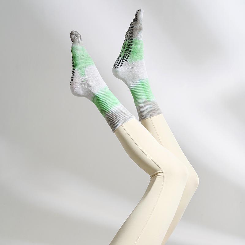 

2025 Носки тай-дай женские нескользящие с пятью пальцами для йоги и пилатеса, средней длины до середины икры, выше колена