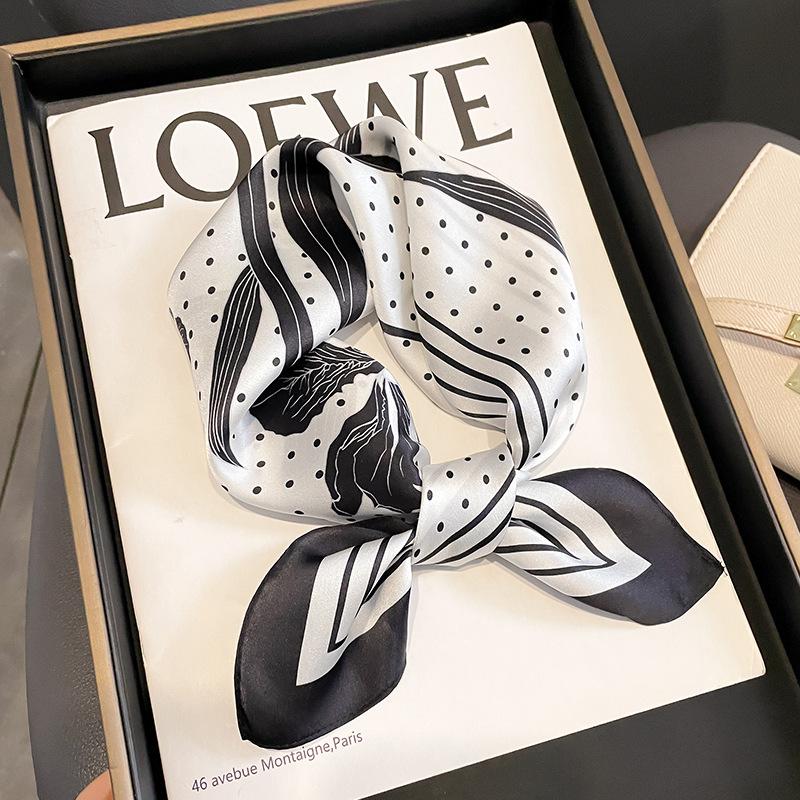 Fashion 100% Real Silk Scarf 53cm Square Bandelet Women's Silk Temperament Small Scarf Neck Decorative Wrap Printed Scarves