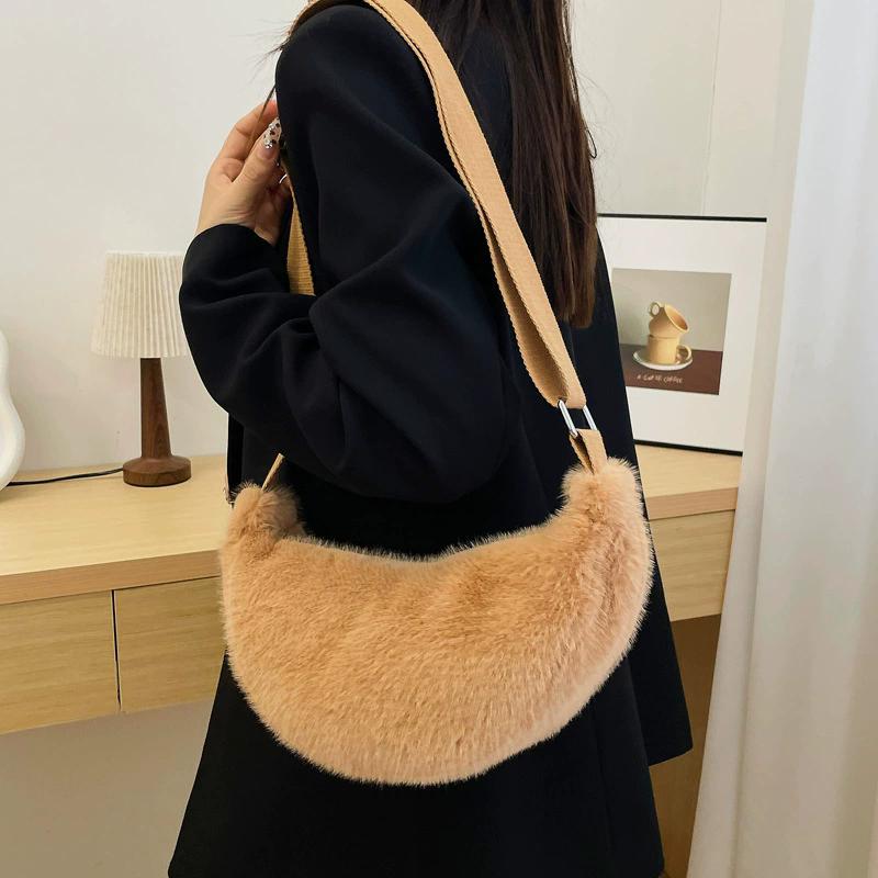 Yogodlns Women Crossbody Plush Bag Autumn Winter Hairy Hobo Bag Casual Versatile Shoulder Bag Fashion Lightweight Underarm Bag