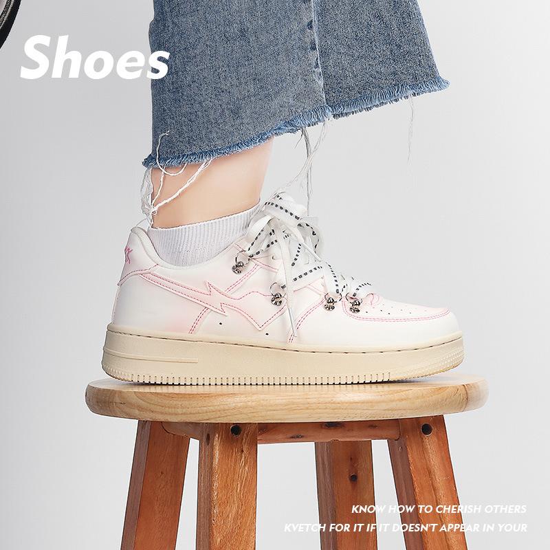 Fashion 2024 New Couple Board Shoes for Men and Women Same Thick Sole Small White Shoes Sprayed Sports Shoes Fashion Casual Shoes