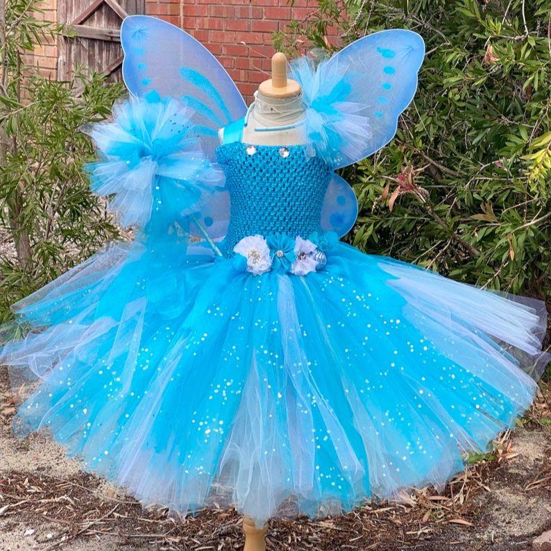 Robe Tutu Bleue Blanche à Paillettes pour Filles Robe Fée Fleurie pour Enfants avec Bâton à Ailes de Papillon Costumes de Fête pour Enfants Robes de Princesse M (2-3Y)
