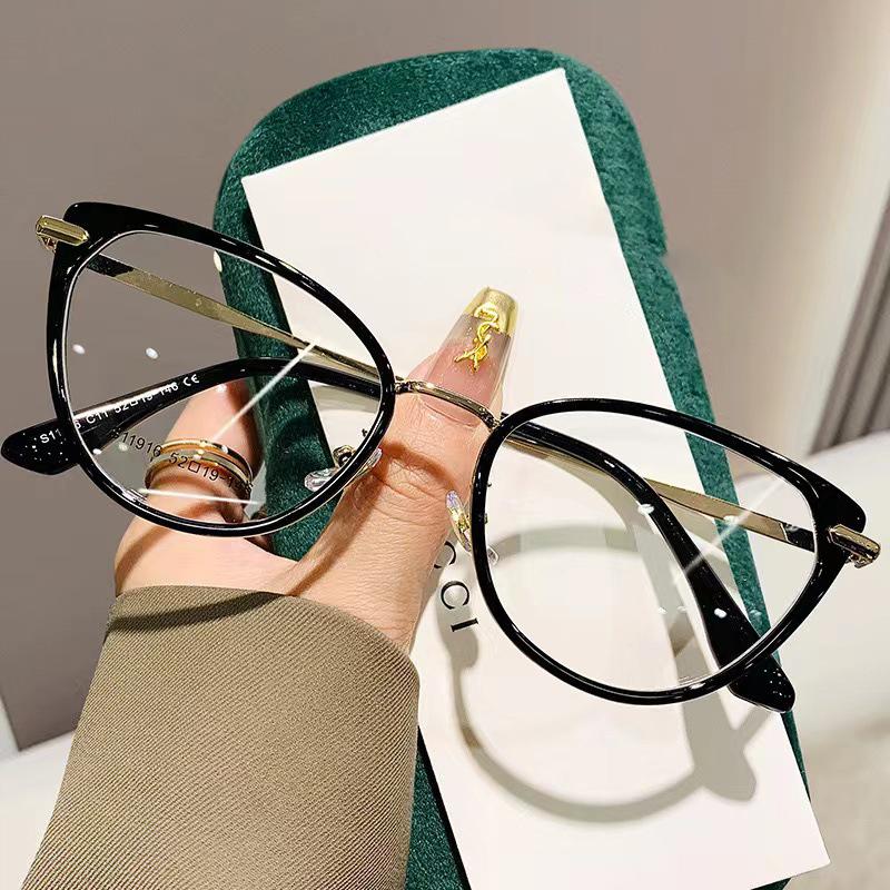 Tr Retro Cat Eye Glasses Women Professional Fashion Elegant Trend Flat Light Mirror Small Frame Eye Mirror XTP6005