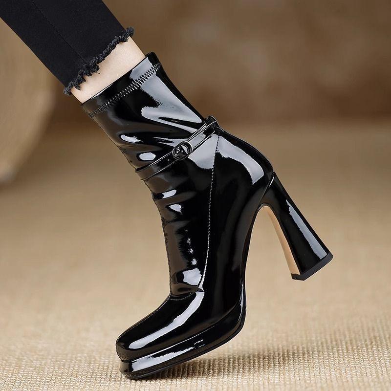 Super hot sexy temperament thick heel Martin boots for women 2025 spring and autumn new models, fashion with skirts, height-increasing short boot