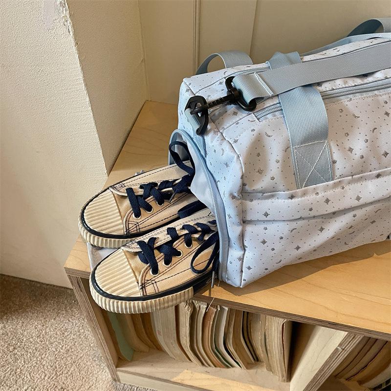 Star Travel Large Capacity Lightweight Business Trip Bag with Wet/Dry Separation for Sports and Yoga.