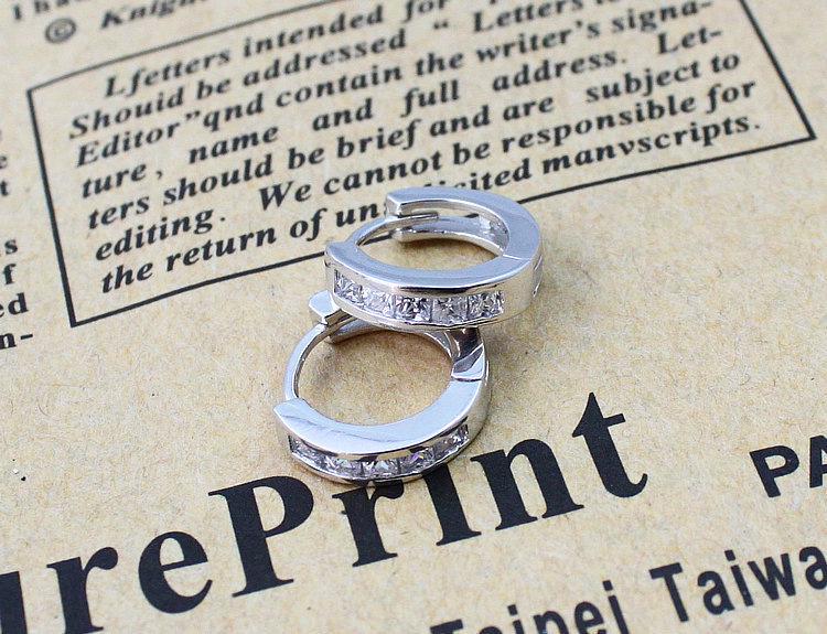 S925 Sterling Silver Sparkly Single Row Diamond Stud Earrings for Women