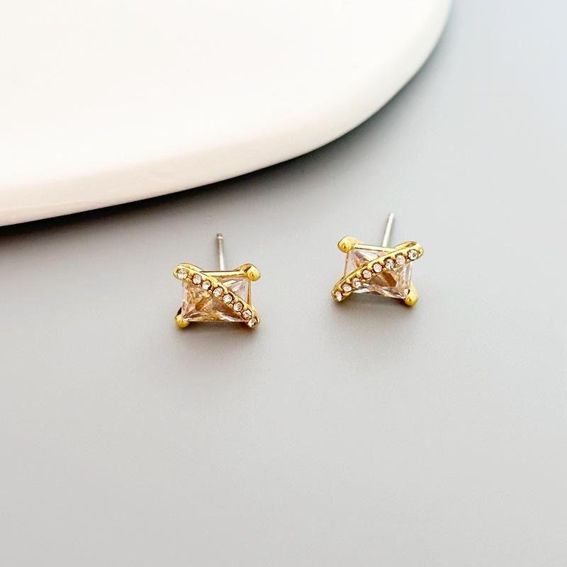 Stylish, Simple And Exquisite Earrings Women S Square Zircon Surround Earrings золотой