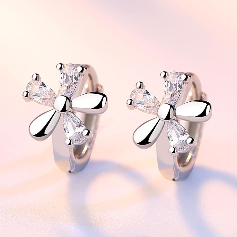 

Sweet Plum Blossom Korean Snowflake Crystal Earrings - Elegant & Lovely Stud Ear Accessories