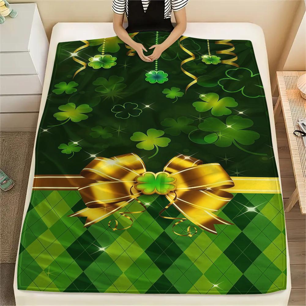 St.Patrick's Day Green Clover Print Flannel Blanket,High Quality Comfortable for All Seasons,Home Decor,Warmth and Comfort,Perfect for Christmas Gifts