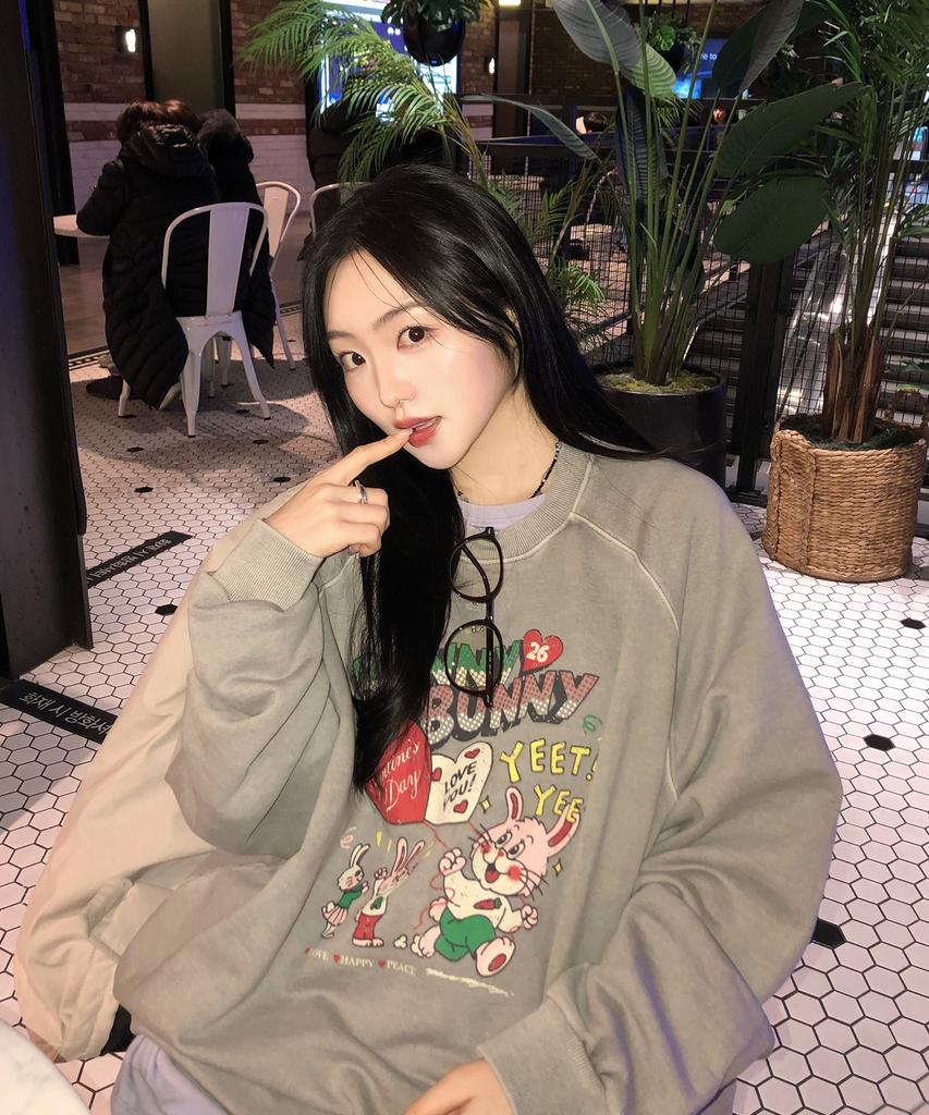 CPGN STUDIO Bunny Bunny Raglan Pigment Sweatshirt Ghost Gray