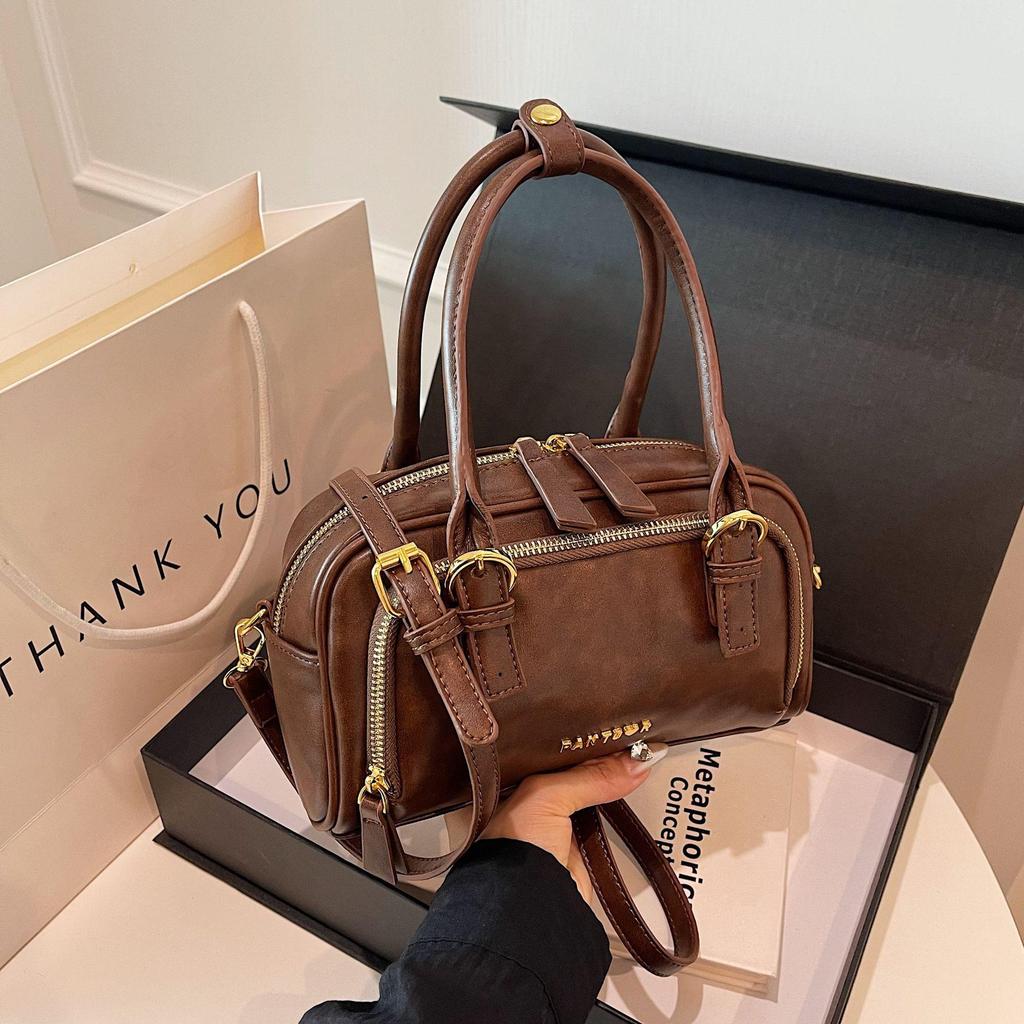 Women's 2024 Retro Handheld Crossbody Bowling Bag: Versatile & Stylish Design