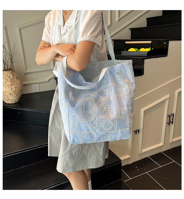 Women's Trendy Korean-Style Embroidered Nylon Tote: Large-Capacity Casual Commuter Shoulder Bag.