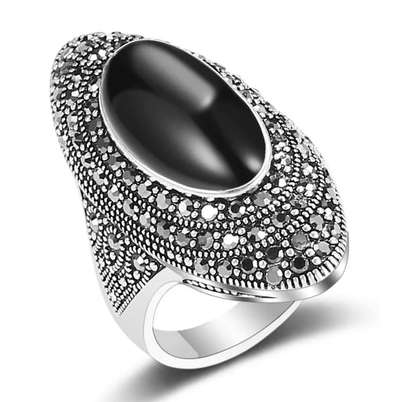 Vintage Style Rings with Black Stone Graceful Modern Finger Accessory with Exquisite Pattern Chic Party Jewelry for Women