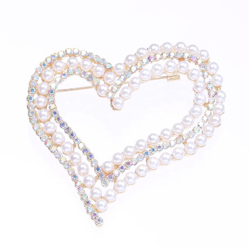 SKEDS Luxury Heart Rhinestone Pearl Women Girls Brooch Pin Korean Style Simple Love Cute Jewelry Clothes Shining Brooch Pin Gift