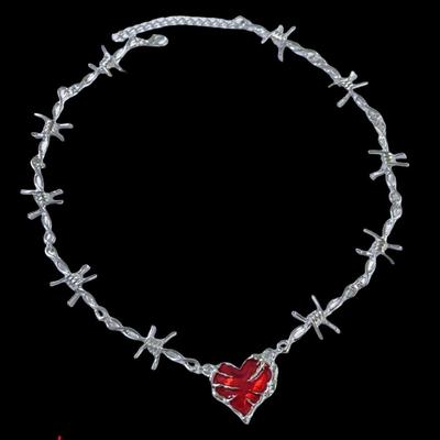 Yk2 Gotisch Silberfarbe Dornen Knoten Metallkette Rotes Herz Anhänger Halskette für Frauen Hallowmas Halsband Kette Schmuck Geschenke