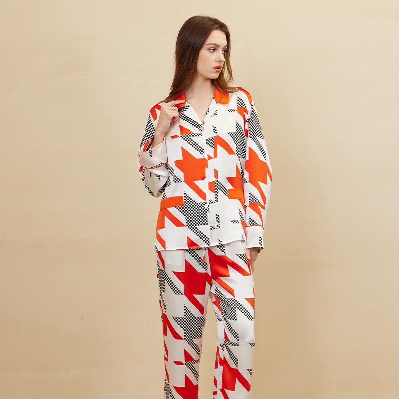 Butterfly embroidery, mulberry silk pajamas two-piece set, fashionable contrasting colors, thousand bird grid printing long-sleeved trousers, silk