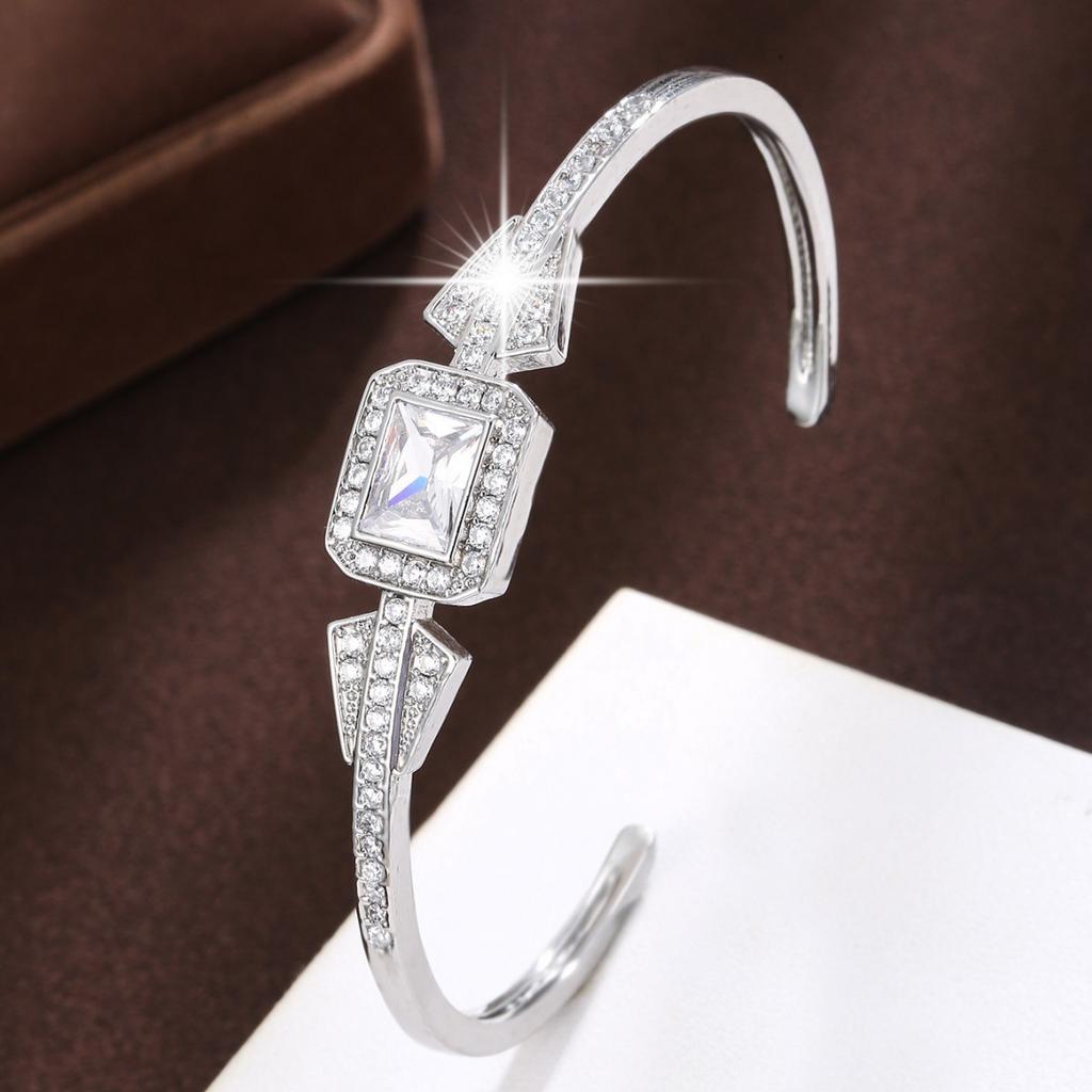 New Luxury Geometric Micro-paved Zircon Fashion and High-end Jewelry Bracelet