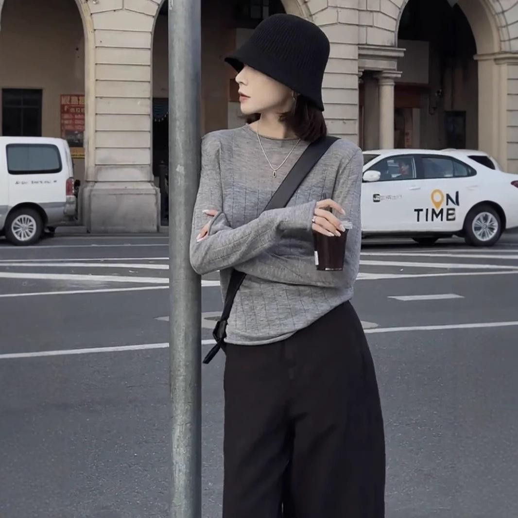 

Women s Smoke Grey Merino Wool Round Neck Long Sleeve Ribbed Knit Base Layer M